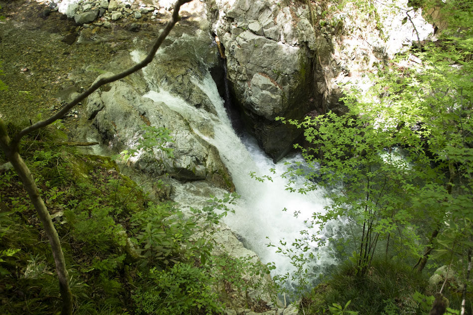 A tour of Hida-Osaka Falls