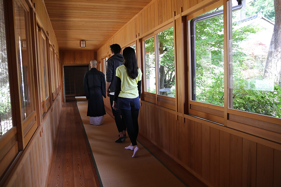 Walking tour and Zen meditation experience in Higashiyama
