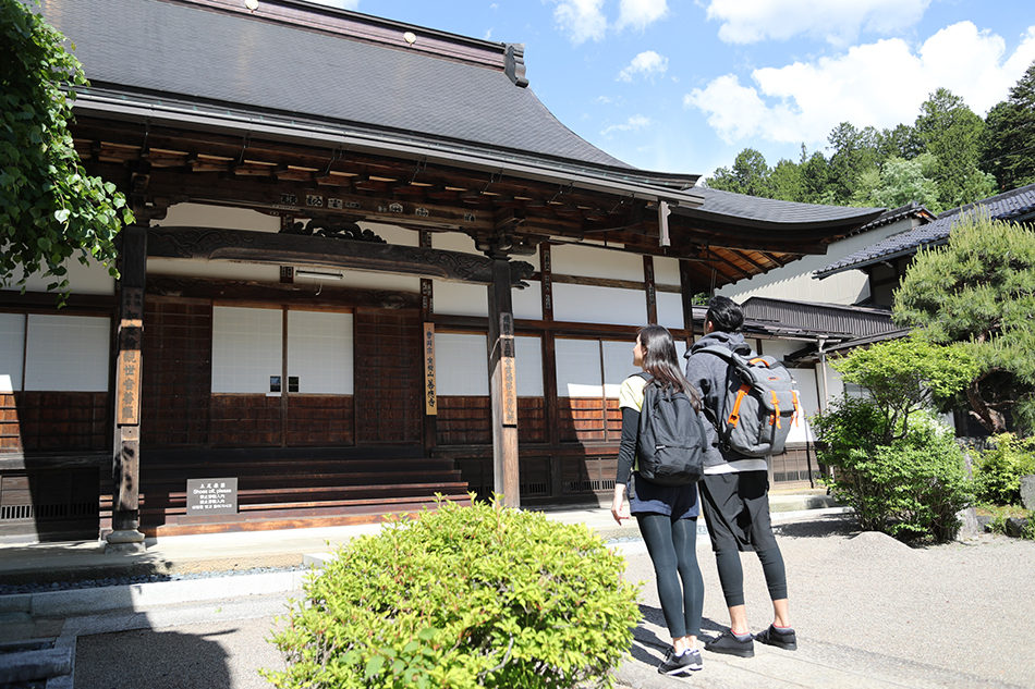 Walking tour and Zen meditation experience in Higashiyama