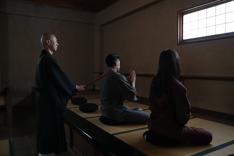 Walking tour and Zen meditation experience in Higashiyama